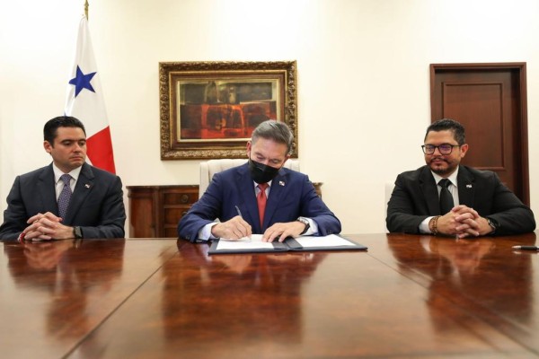 Roger Tejada Bryden asume el cargo como nuevo ministro de Gobierno