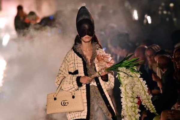 Toque medieval, apuesta de Gucci Crucero 2019