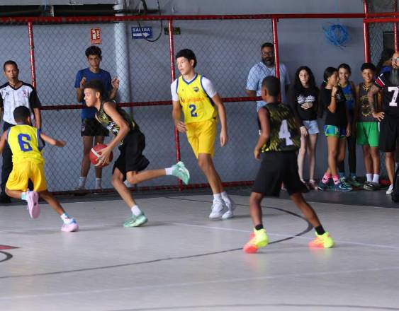 Cortesía | Jugadores de la “Liga de Naciones” de baloncesto, en la jornada inaugural de ayer en las canchas de LaDoce Sport Center.