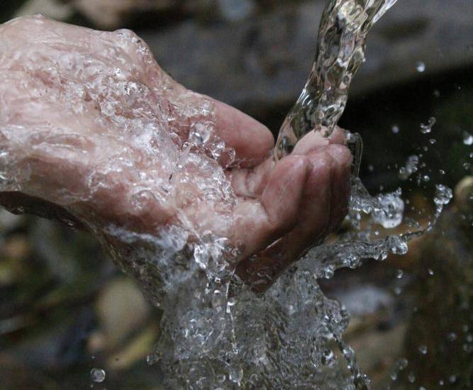 Panamá produce 135 millones de litros de agua embotellada al año