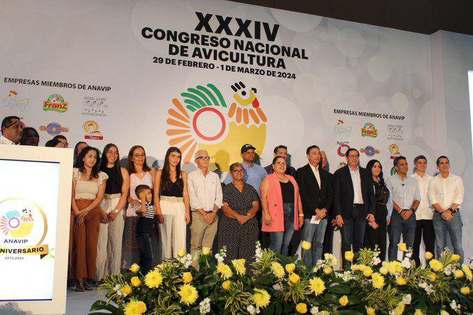 Anavip inaugura congreso de avicultura con la participación de candidatos presidenciales