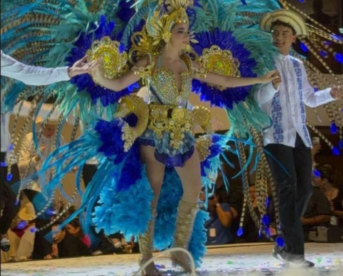 Colores, plumas y brillo en los trajes de Carnaval