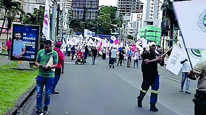 Marchan contra las reformas a la CSS