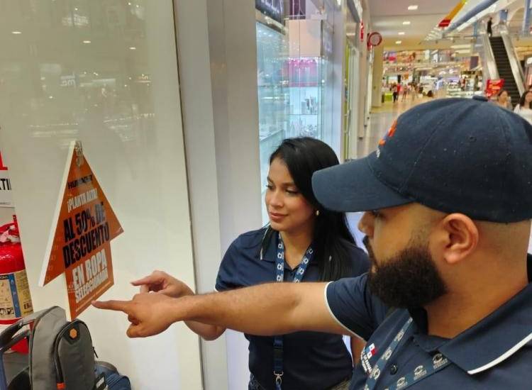 Acodeco realiza operativo en Albrook Mall para verificar publicidad en ventas especiales