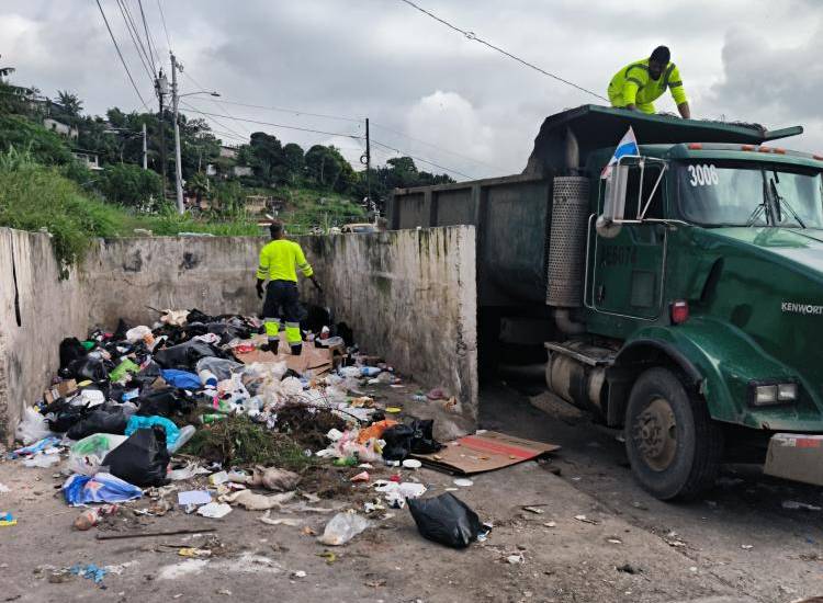 Minsa inspecciona el Diamante en San Miguelito por la incidencia de casos de dengue