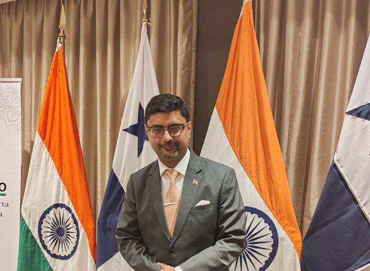 ML | Sumit Seth, embajador de la India en Panamá.