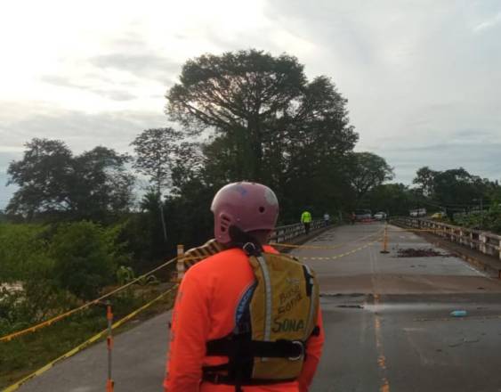 ML | Un puente afectado por las fuertes lluvias de las últimas horas.