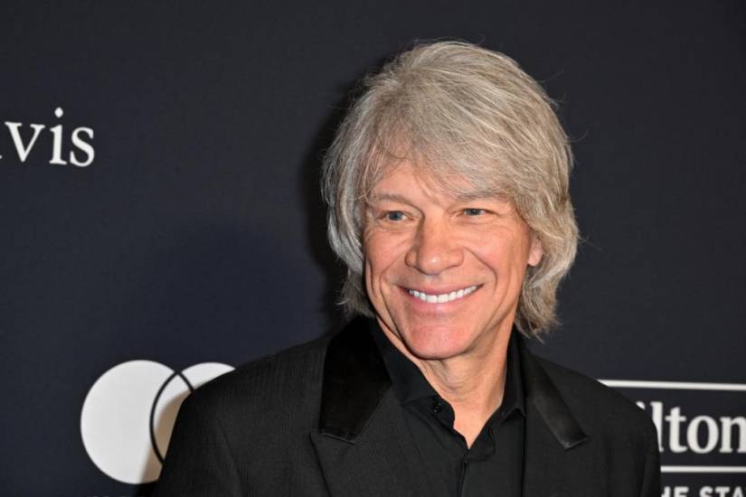 Bon Jovi salva a una mujer al borde de un puente en EEUU