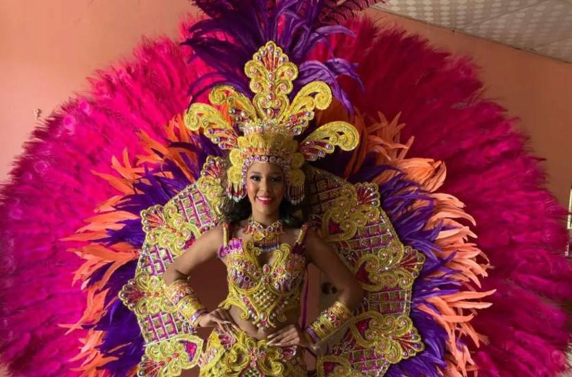 Colores, plumas y brillo en los trajes de Carnaval