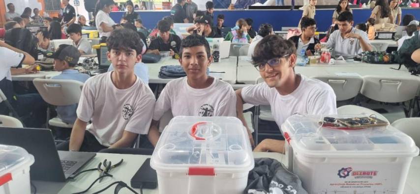 Estudiantes de Panamá Oeste participan de la 7ma Olimpiada Regional de Robótica