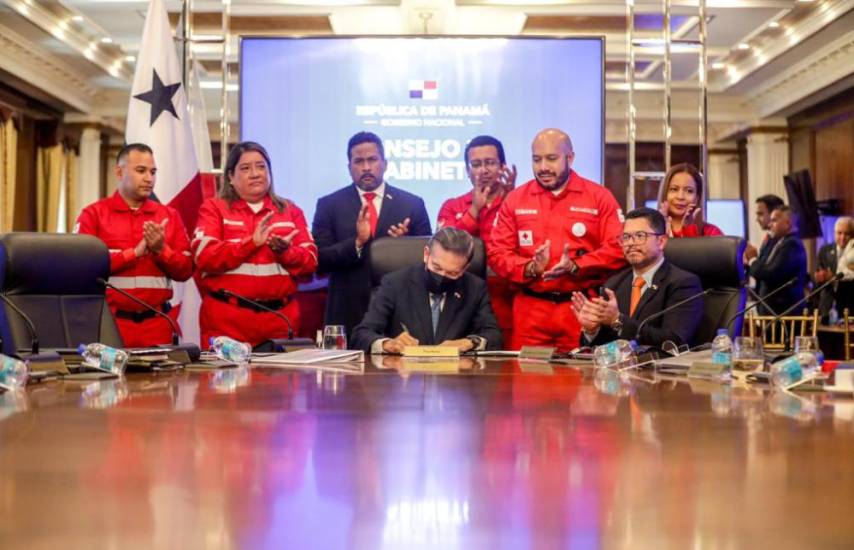 Cortizo sanciona norma que actualiza Ley que funda la Cruz Roja Nacional de Panamá