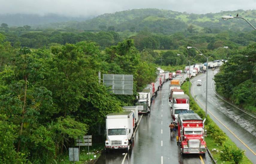 Gobierno de Nayib Bukele solicita a Panamá abrir corredor humanitario para la salida de transportistas salvadoreños