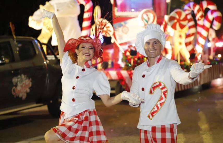 Municipio de Panamá | Personas participan del desfile navideño en la ciudad capital.