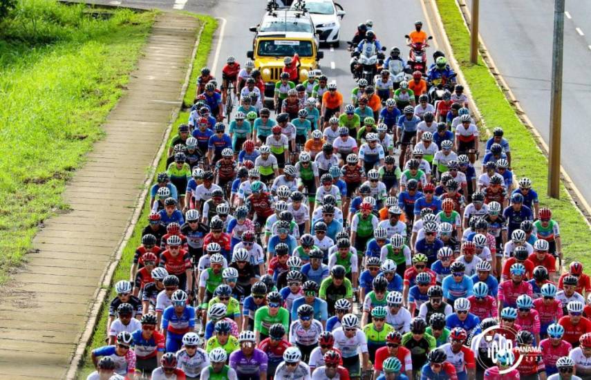 Cortesía | Pelotón de ciclistas en el Tour de Panamá 2023.