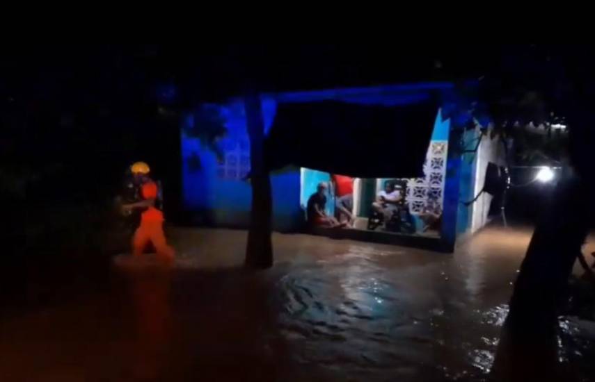 Varias viviendas afectadas por introducción de agua en Veraguas