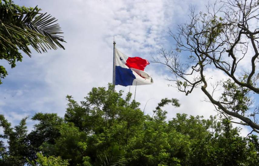 Cinco empresas interesadas en instalar el nuevo asta de la bandera en el Cerro Ancón