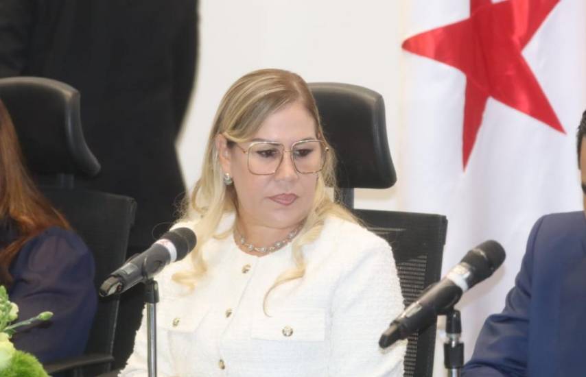 Shirley Castañeda es electa presidenta de la Comisión de Credenciales