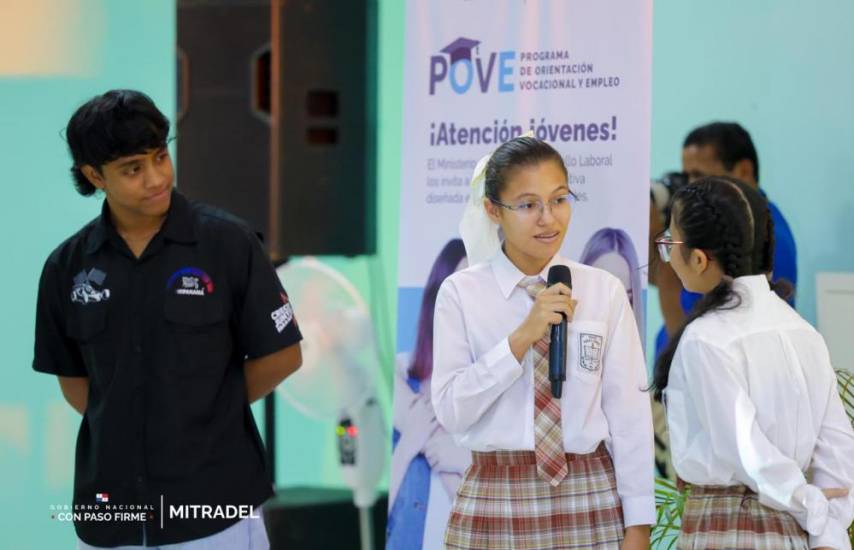 Estudiantes del Colegio Pablo Emilio Corsen reciben orientación vocacional