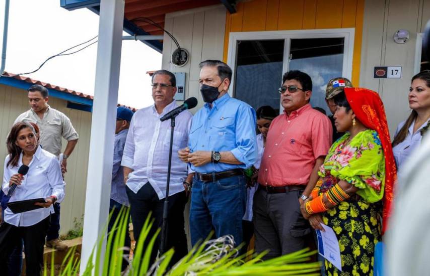 Cortizo entrega 300 casas para más de 1,300 habitantes de la isla Gardí Sugdub, que se está hundiendo