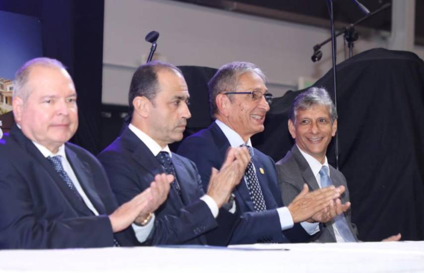 ML | El ministro Jaime Jované durante la inauguración de Capac Expo Habitat 2024.