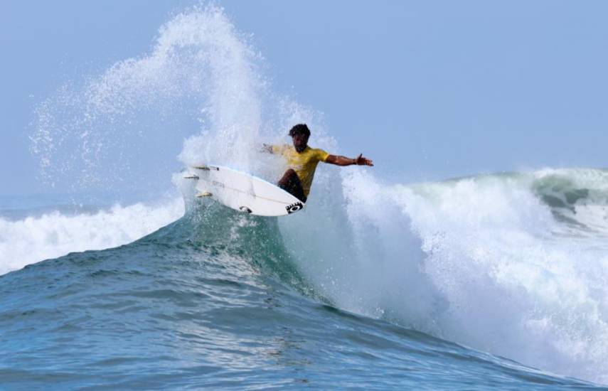 Oli Camarena, campeón de surf continental Alas 2024