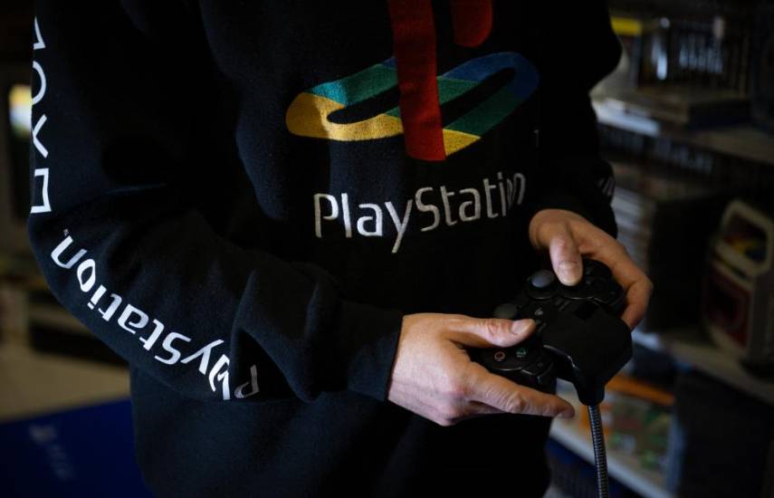 Un controlador de consola PlayStation, en Vraiville.