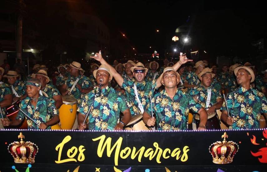 Las comparsas le ponen sabor y ritmo a fiestas