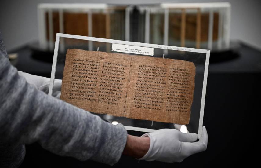 “Uno de los libros más antiguos que existen” es subastado por 3,9 millones de dólares en Londres