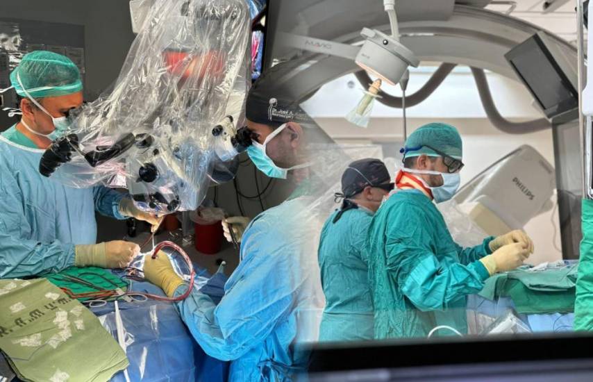 Médicos panameños realizan cirugías en Israel