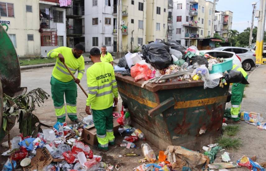 ML | Durante el operativo de limpieza en Curundú.