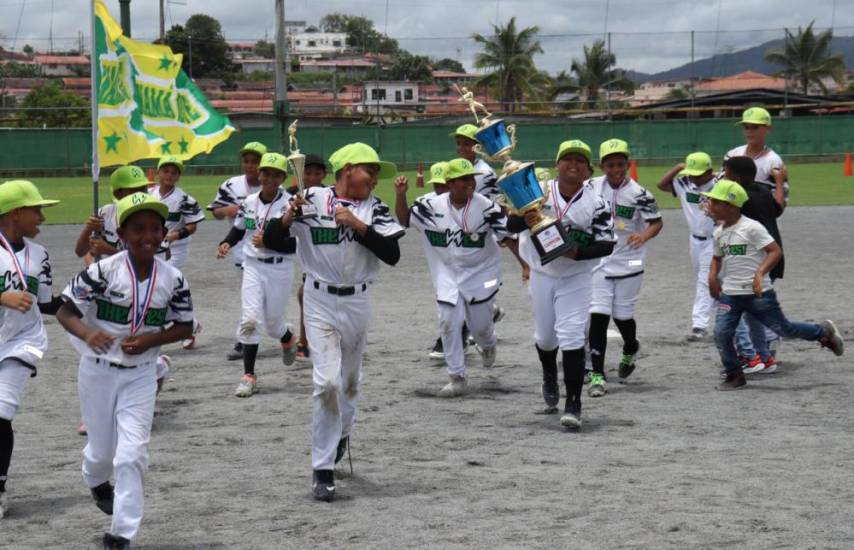 Panamá Oeste levanta el título del Béis Nacional U10