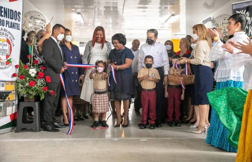 Presidente inaugura nuevas instalaciones de la escuela República de Italia en San Miguelito