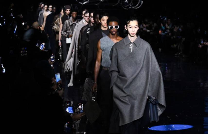 Redescubren el negro y exaltan la elegancia en el Milán Fashion Week