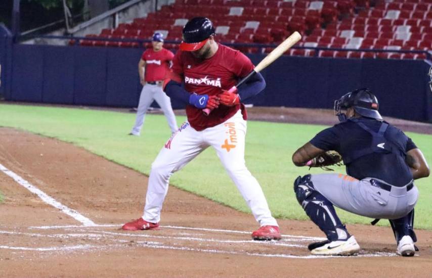 Cortesía | Práctica de los seleccionados nacionales mayores de béisbol de Panamá.