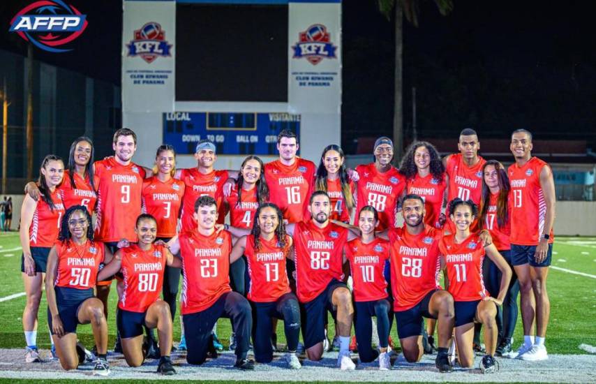 ML | Imagen de las selecciones masculina y femenina de Flag Football de Panamá.