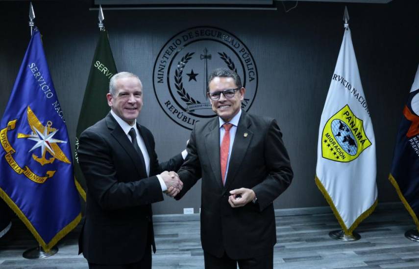 ML | El subdirector del FBI, Paul Abbate y el ministro de Seguridad Frank Ábrego.