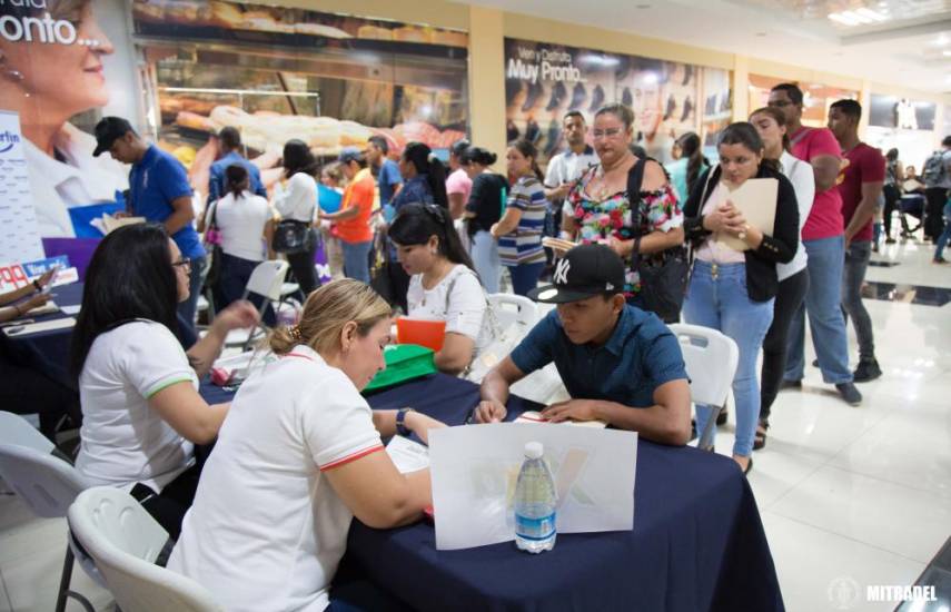 ML | Feria de empleo de Mitradel.