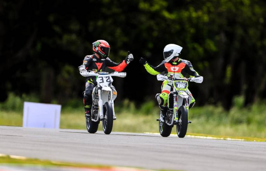 Motovelocidad cerró con broche