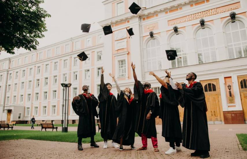 Panameños podrán aplicar a becas en Europa