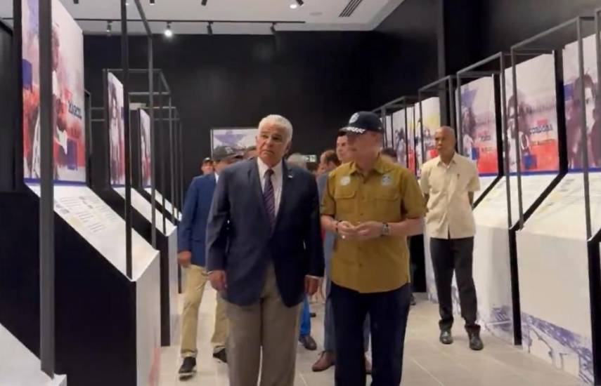 ML | El presidente José Raúl Mulino durante el recorrido en el gimnasio.