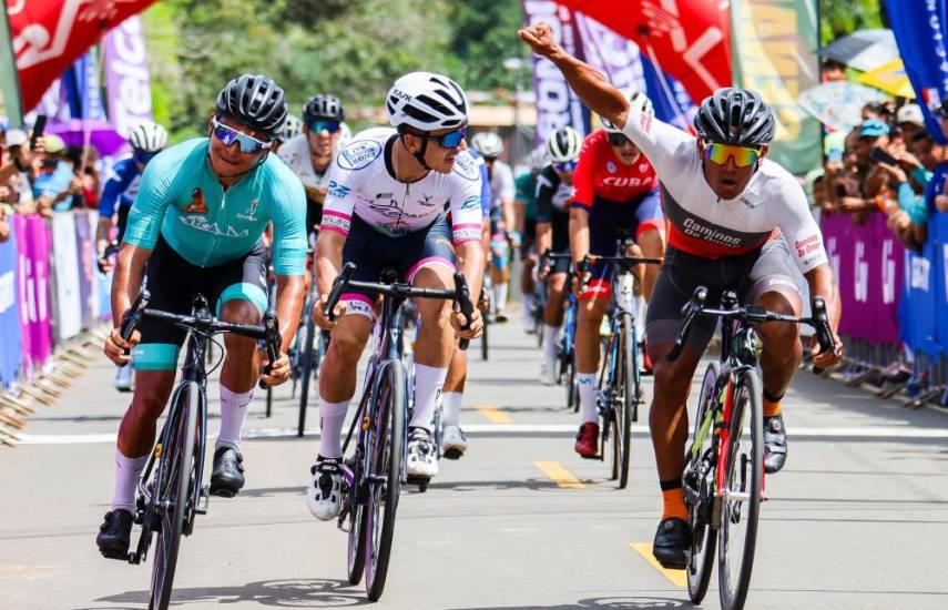 Joel Moreno gana el sprint de segunda etapa en giro chiricano