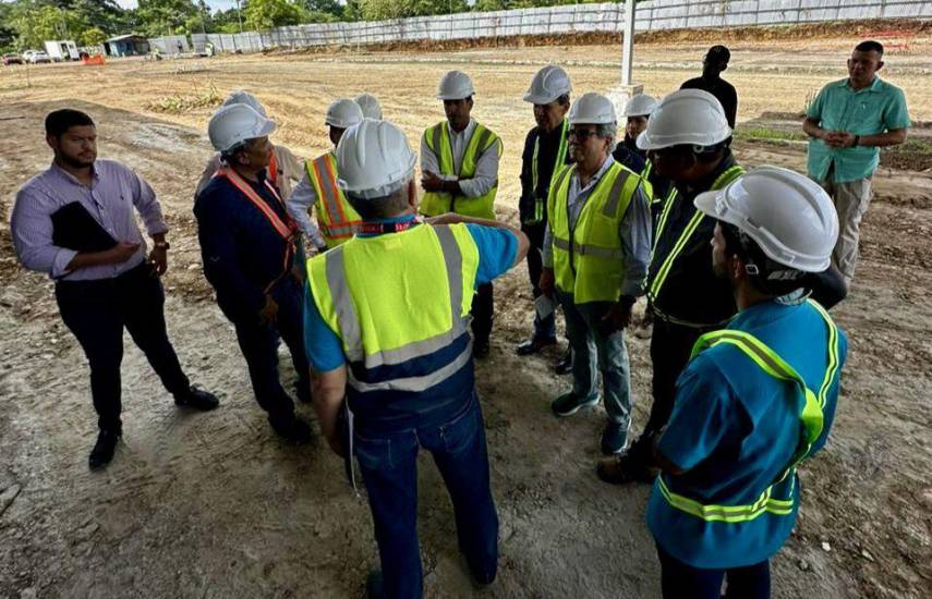 Fernando Boyd realiza recorrido por la construcción del Hospital de Metetí en Darién