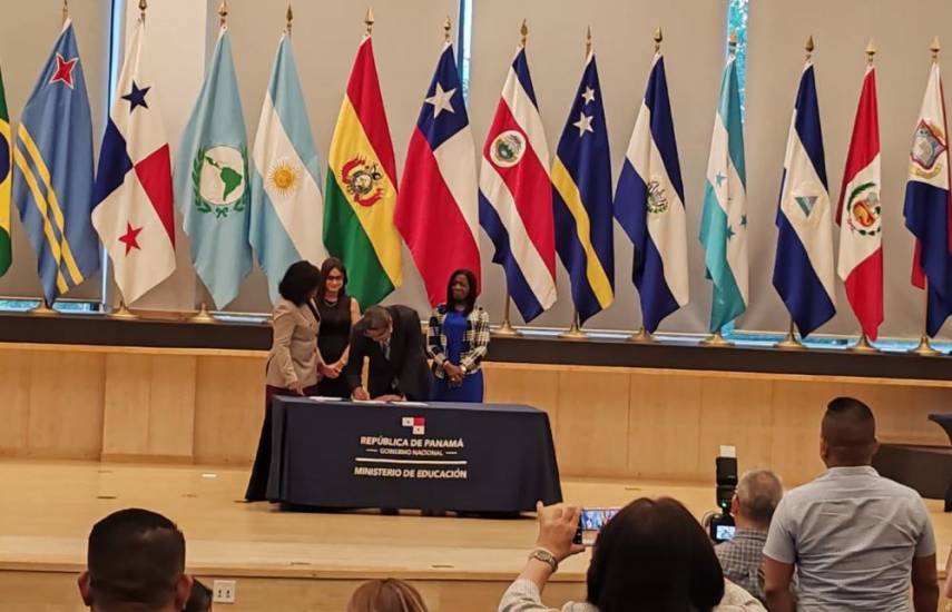 ML | Durante el acto de toma de posesión de las autoridades regionales.