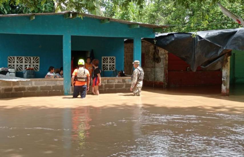 Once viviendas afectadas por crecida del río Quebró en Veraguas