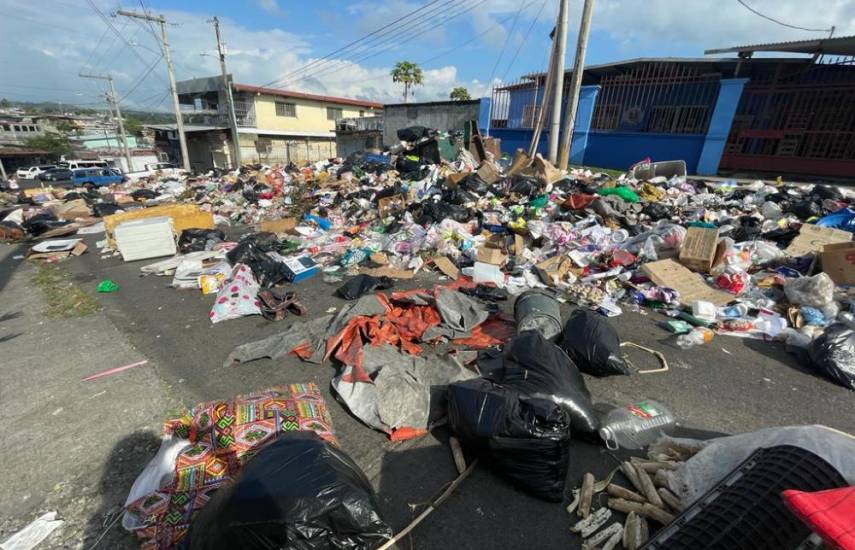 Residentes de El Poderoso en Torrijos Carter denuncian falta de recolección de la basura