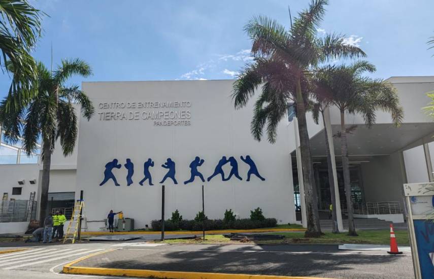 Y.Ortiz | Fachada del gimnasio Tierra de Campeones Atheyna Bylon, ubicado en la Cinta Costera I, en Ciudad de Panamá.