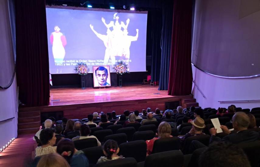 El Teatro Club de Panamá y toda la comunidad artística rindieron homenaje al fallecido dramaturgo Miguel Moreno