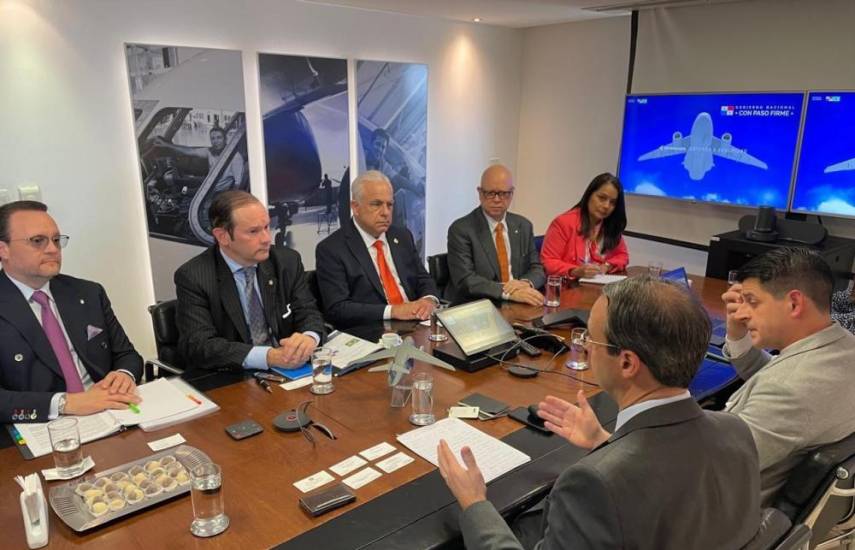 ML | Encuentro con directivos del gigante aeronáutico de Brasil, Embraer.