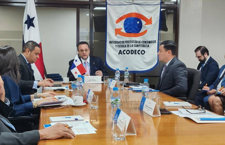 ML | Durante la primera reunión del Consejo Asesor.