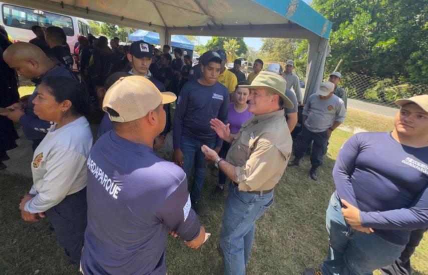 Extinguen incendio forestal en cerro guacamaya